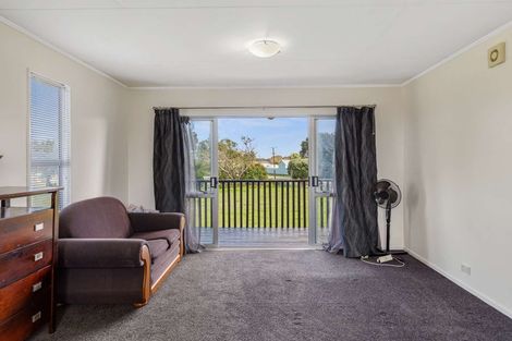 Photo of property in 121 Weraroa Road, Waverley, 4510