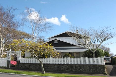 Photo of property in 72 Paynters Avenue, Strandon, New Plymouth, 4312