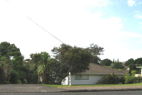 Photo of property in 104 Awaroa Road, Sunnyvale, Auckland, 0612