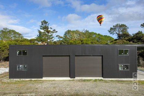 Photo of property in 22 Houkura Place, Taupaki, Henderson, 0782