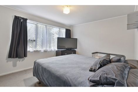 Photo of property in 3 Smedley Street, Manurewa, Auckland, 2102