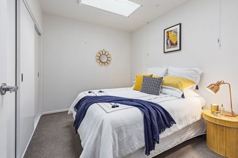 Photo of property in 77b Herald Street, Berhampore, Wellington, 6023