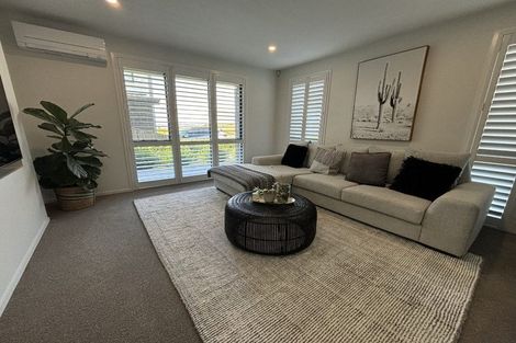 Photo of property in 16 Mutetai Road, Clarks Beach, 2122