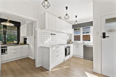 Photo of property in 51 Jackson Street, Island Bay, Wellington, 6023