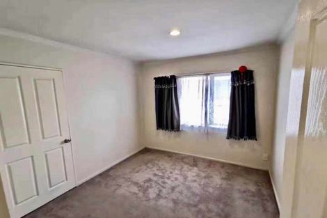 Photo of property in 19 Shah Place, Glen Eden, Auckland, 0602