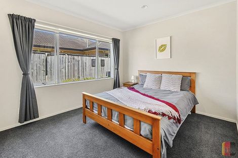 Photo of property in 50 Stranraer Crescent, Wattle Downs, Auckland, 2103