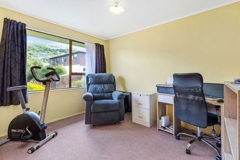 Photo of property in 81 Victory Crescent, Tawa, Wellington, 5028