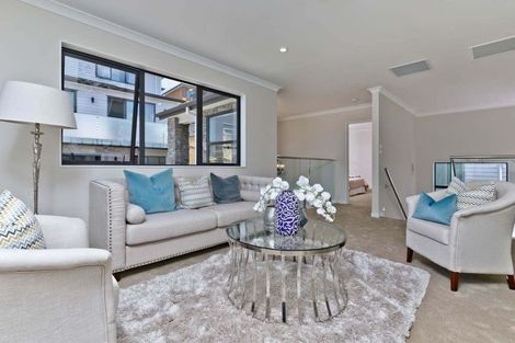 Photo of property in 30 Para Close, Fairview Heights, Auckland, 0632