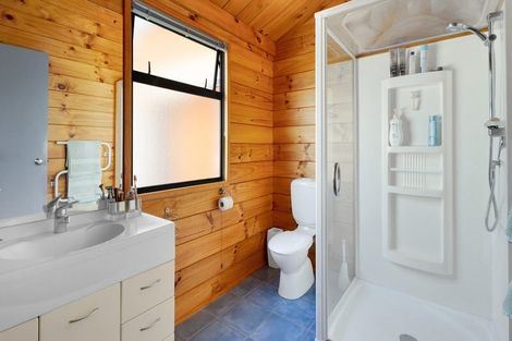 Photo of property in 125 Wairau Road, Oakura, 4314