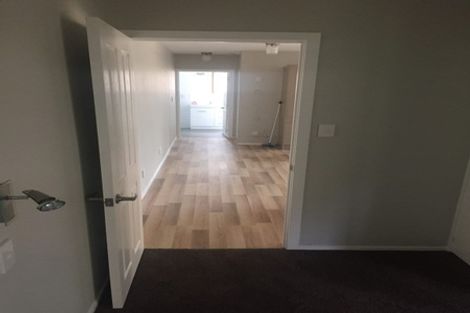 Photo of property in 24 Heaton Grove, Chatswood, Auckland, 0626