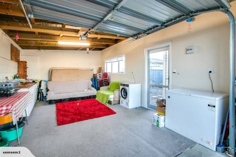 Photo of property in 28 Bowling Road, Greenmeadows, Napier, 4112