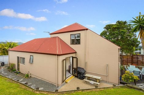Photo of property in 4 View Ridge Drive, Ranui, Auckland, 0612