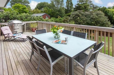 Photo of property in 60 Uxbridge Road, Mellons Bay, Auckland, 2014