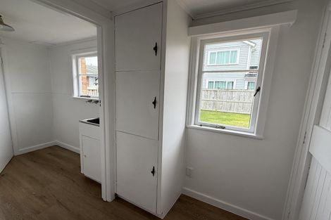 Photo of property in 12 Crete Avenue, Milford, Auckland, 0620