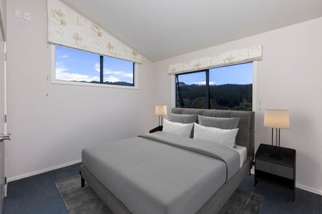Photo of property in 27 Mcewen Crescent, Riverstone Terraces, Upper Hutt, 5018