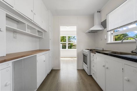 Photo of property in 18 Brocas Avenue, Hillcrest, Hamilton, 3216