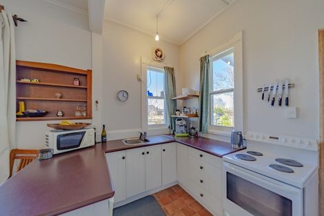 Photo of property in 18 Francis Drake Street, Waipukurau, 4200