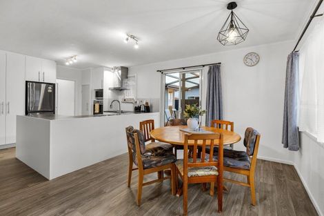 Photo of property in 11 Miro Street, Utuhina, Rotorua, 3015