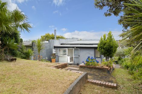 Photo of property in 9 Rangeview Road, Sunnyvale, Auckland, 0612