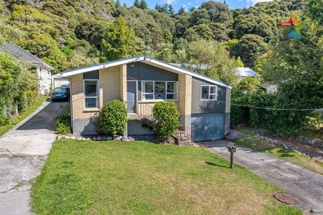 Photo of property in 10 Crawford Grove, Naenae, Lower Hutt, 5011