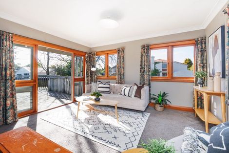 Photo of property in 28 Karina Terrace, Roslyn, Palmerston North, 4414