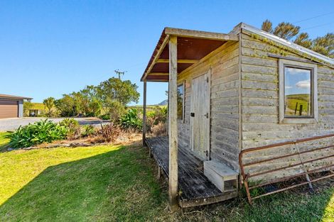 Photo of property in 301 Ranganui Road, Kaiwaka, 0573