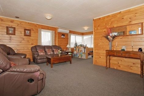 Photo of property in 14 Peppertree Glade, Kelvin Grove, Palmerston North, 4414