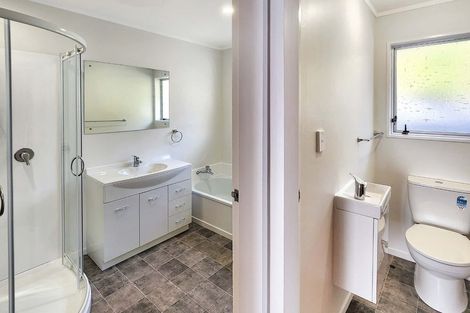 Photo of property in 2 Dundee Place, Crofton Downs, Wellington, 6035