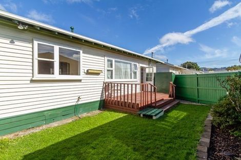 Photo of property in 27 Guthrie Street, Waterloo, Lower Hutt, 5011