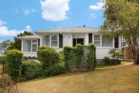 Photo of property in 57 Raroa Terrace, Tawa, Wellington, 5028
