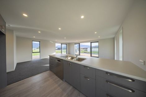 Photo of property in 21 Tukare Loop, Te Anau, 9600