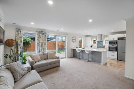 Photo of property in 3a Shillingford Boulevard, Rolleston, 7615