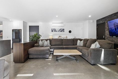 Photo of property in 32a Aubrey Street, New Plymouth, 4310