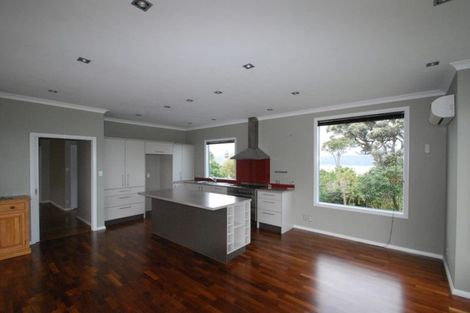 Photo of property in 28 Singers Road, Korokoro, Lower Hutt, 5012