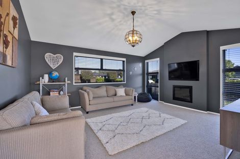 Photo of property in 52 Links Drive, Waiwhakaiho, New Plymouth, 4312