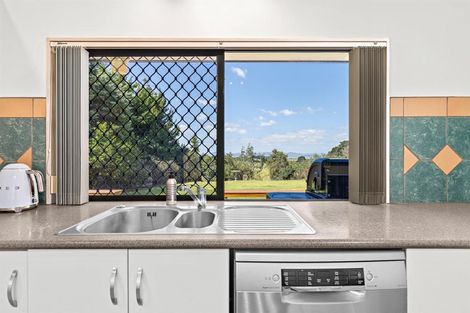 Photo of property in 1556 South Head Road, South Head, Helensville, 0874