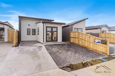 Photo of property in 16 Combat Street, Papakura, 2110