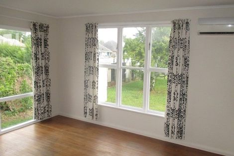 Photo of property in 5 Douglas Crescent, Fairfield, Hamilton, 3214