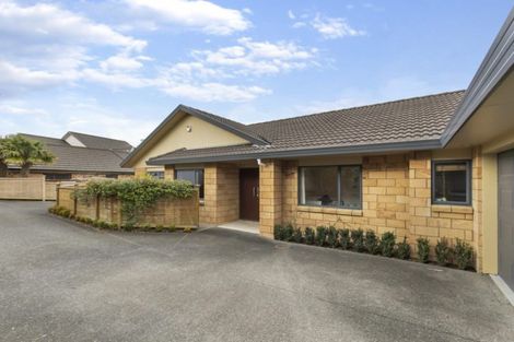 Photo of property in 53 The Ritz, Orewa, 0931