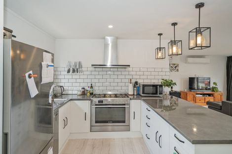 Photo of property in 15a Meadow Drive, Whitianga, 3510