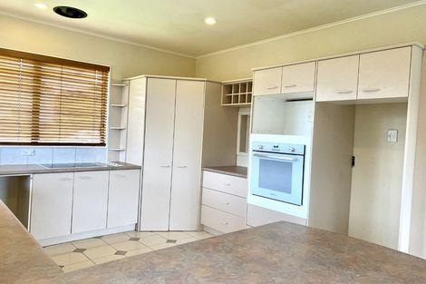 Photo of property in 13 Glenshee Place, Highland Park, Auckland, 2010