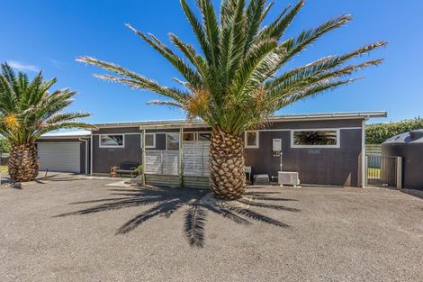 Photo of property in 77 Anglers Avenue, Warea, New Plymouth, 4381