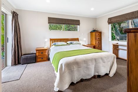 Photo of property in 8 Landvale Court, Browns Bay, Auckland, 0630