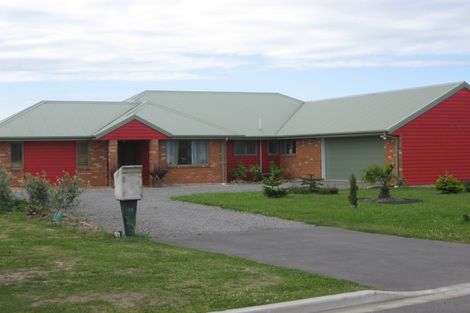 Photo of property in 33 Willowside Place, Amberley, 7410