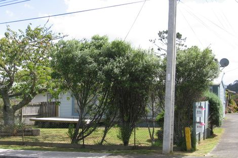 Photo of property in 1/31 Sunnyhaven Avenue, Beach Haven, Auckland, 0626