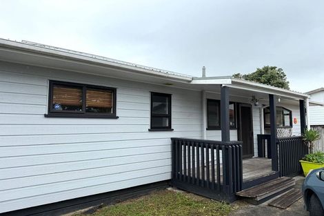 Photo of property in 32 Wai Iti Place, Clendon Park, Auckland, 2103