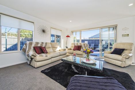 Photo of property in 11 Globe Bay Drive, Templeton, Christchurch, 8042