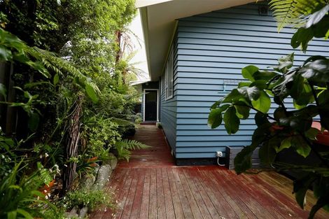 Photo of property in 21 Edelweiss Grove, Timberlea, Upper Hutt, 5018