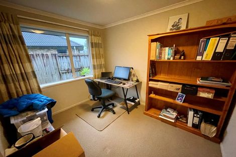 Photo of property in 10 Gibbston Close, Huntington, Hamilton, 3210