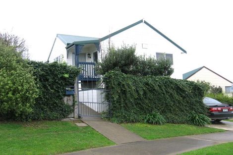 Photo of property in 25 Lydia Place, Kelvin Grove, Palmerston North, 4414